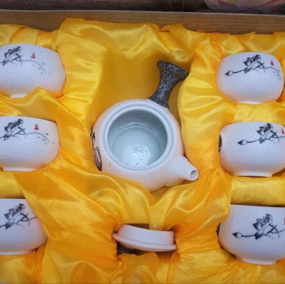 Chinese 7pc Snow Flake Tea Set.. - Picture 2 of 4